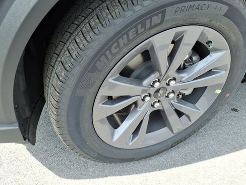 New 2026 Ford Explorer Active AWD/4WD image 18