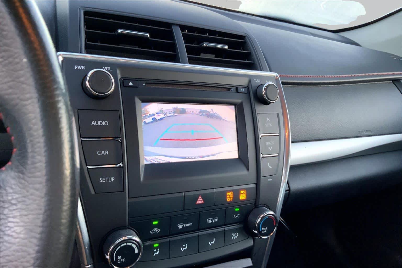 Used 2017 Toyota Camry SE w/ Moonroof Package FWD image 26