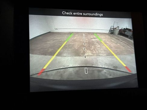 Used 2019 Jeep Cherokee Latitude w/ Popular Appearance Group image 15