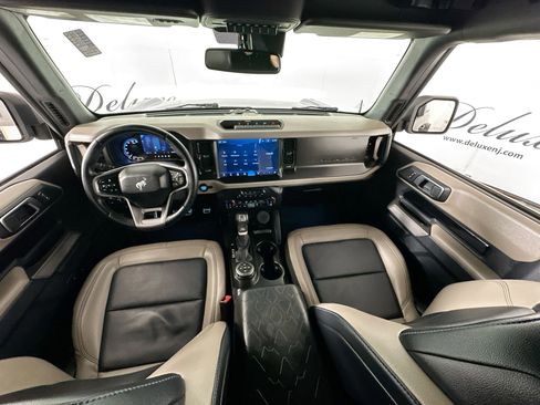 Used 2022 Ford Bronco Wildtrak AWD/4WD image 19