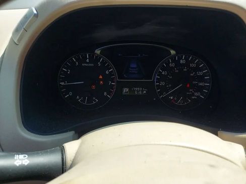 Used 2015 Nissan Pathfinder Platinum FWD image 11