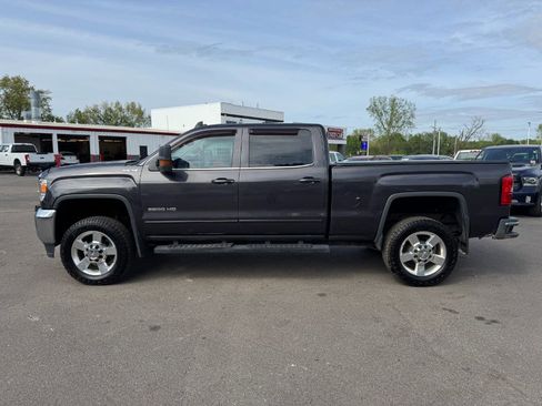Used 2016 GMC Sierra 2500 SLE w/ SLE Preferred Package AWD/4WD image 2