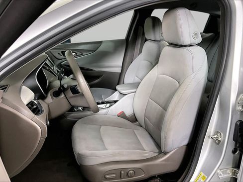 Used 2016 Chevrolet Malibu LT FWD image 7