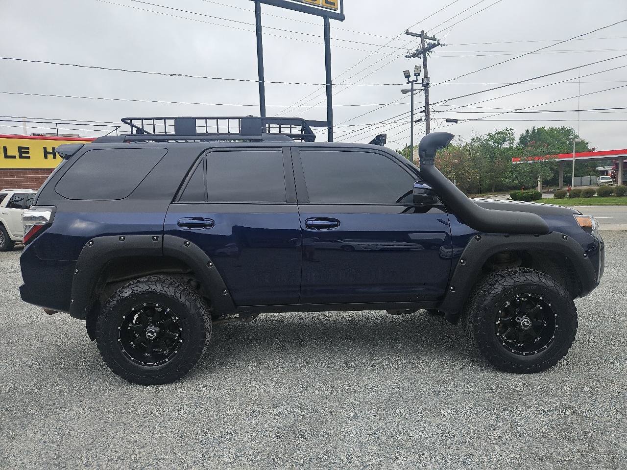 Used 2014 Toyota 4Runner SR5 AWD/4WD image 5