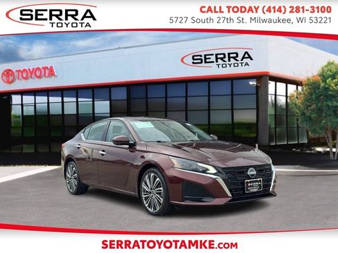 Used 2023 Nissan Altima 2.5 SL image 1