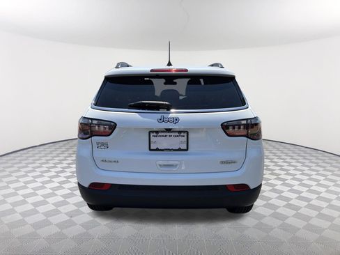 Used 2024 Jeep Compass Latitude AWD/4WD image 6