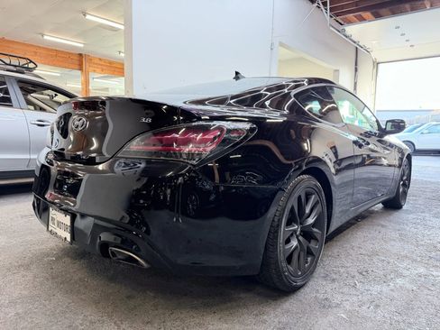 Used 2015 Hyundai Genesis 3.8 image 7
