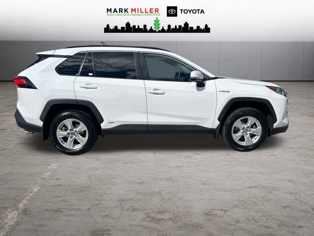 Certified 2020 Toyota RAV4 XLE w/ Convenience Package AWD/4WD image 7