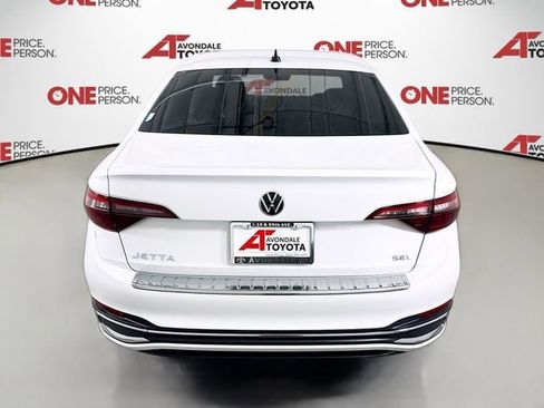 Used 2024 Volkswagen Jetta SEL FWD image 6