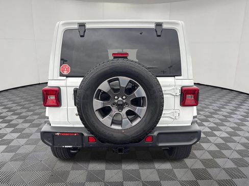 Used 2018 Jeep Wrangler Unlimited Sahara w/ Uconnect 4C Nav & Sound Group image 4
