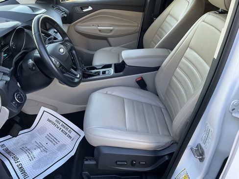 Used 2019 Ford Escape SEL image 14