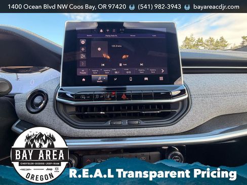 Used 2024 Jeep Compass Latitude AWD/4WD image 16