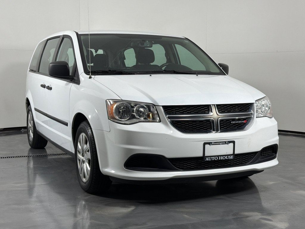 Used 2016 Dodge Grand Caravan American Value Package w/ UConnect Hands-Free Group FWD image 3
