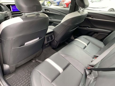 Used 2025 Toyota Camry SE w/ Convenience Package FWD image 15