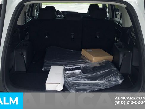 Used 2026 Hyundai Santa Fe SE FWD image 9