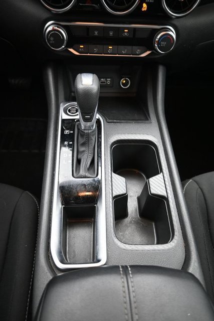 Used 2025 Nissan Sentra SV FWD image 11