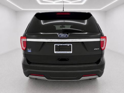 Used 2019 Ford Explorer XLT w/ Equipment Group 202A AWD/4WD image 4