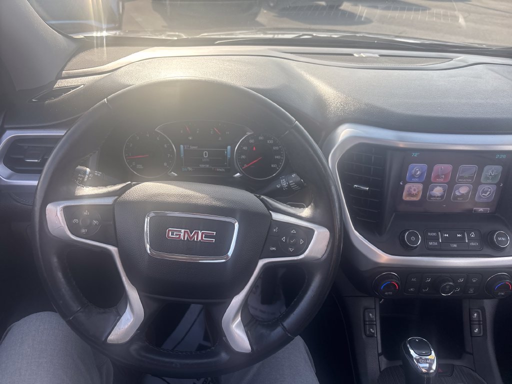 Used 2017 GMC Acadia SLT FWD image 18
