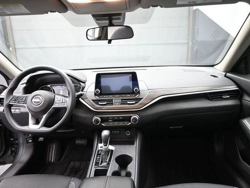 Used 2025 Nissan Altima 2.5 SV image 25