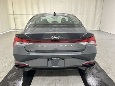Used 2023 Hyundai Elantra SE FWD image 20