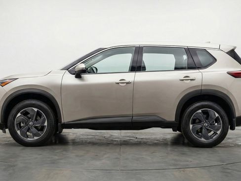 Used 2025 Nissan Rogue SV AWD/4WD image 4