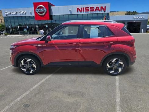 Used 2023 Hyundai Venue SEL FWD image 1