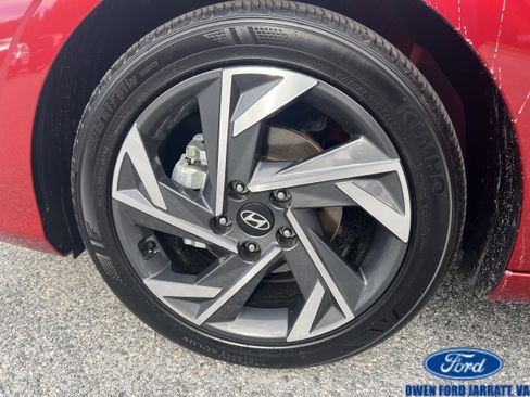 Used 2025 Hyundai Elantra Sport FWD image 17