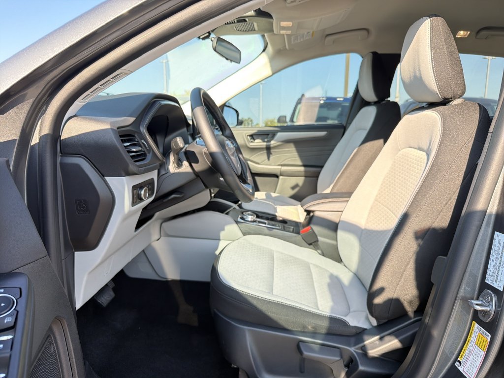 Used 2025 Ford Escape Active w/ Tech Pack #1 FWD image 11
