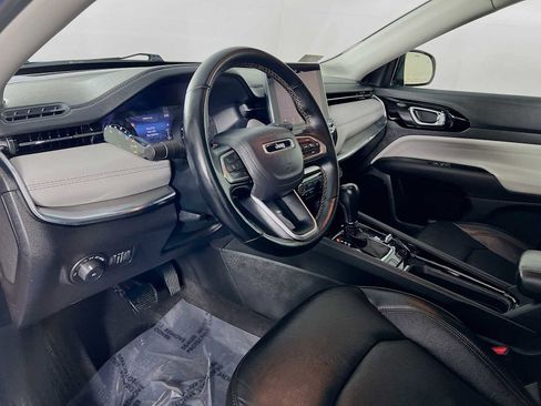 Used 2022 Jeep Compass Limited image 5