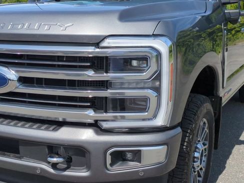 Used 2024 Ford F250 Limited w/ FX4 Off-Road Package AWD/4WD image 9