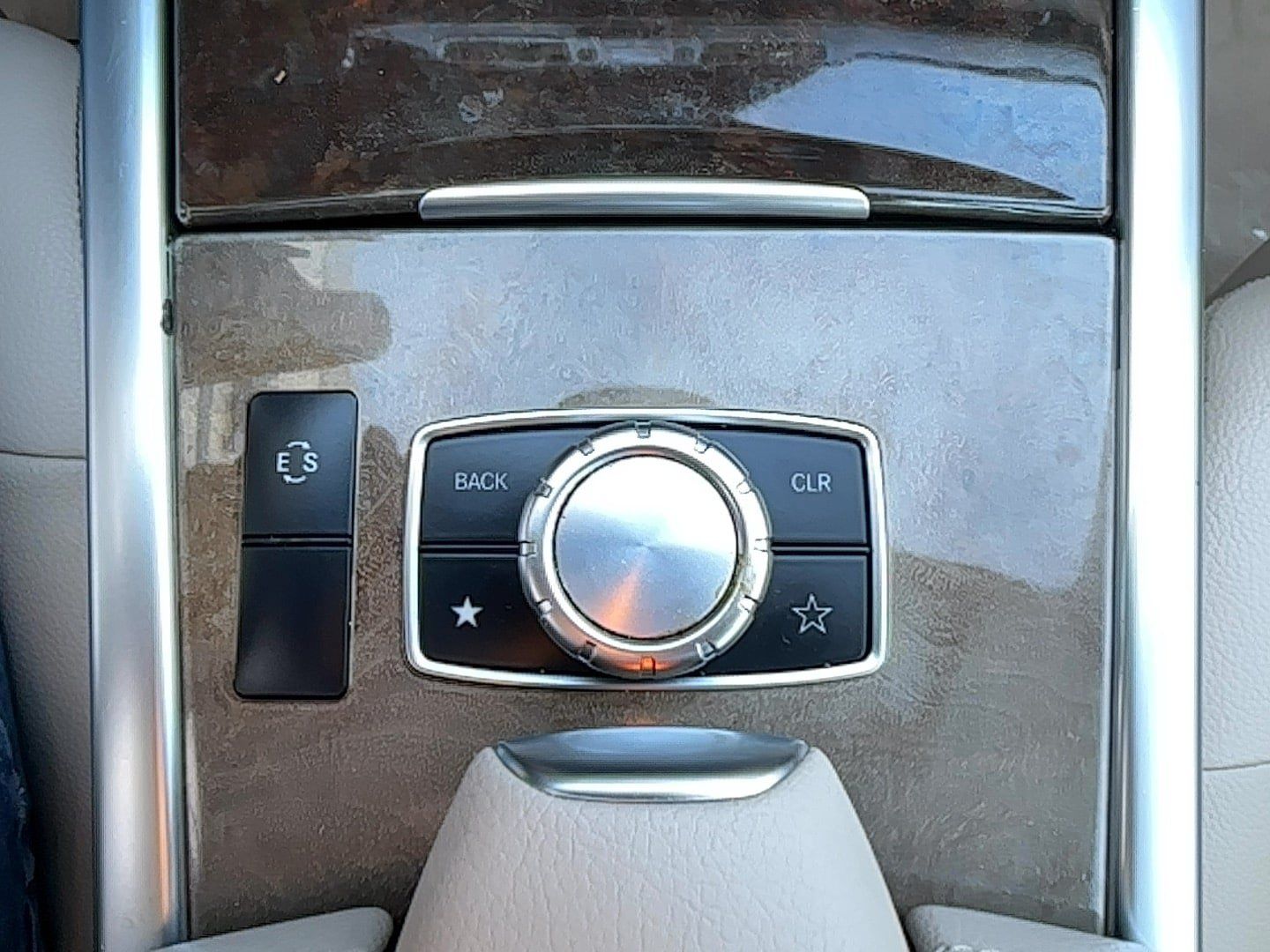 Used 2014 Mercedes-Benz E 350 4MATIC Sedan image 10