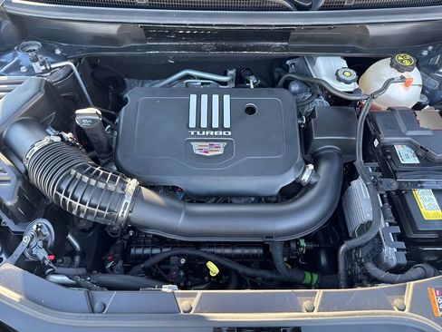 Used 2023 Cadillac XT5 Premium Luxury w/ Technology Package AWD/4WD image 9