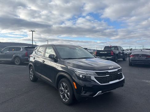 Certified 2024 Kia Seltos LX image 1