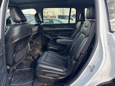 Used 2022 Jeep Grand Cherokee L Limited image 15