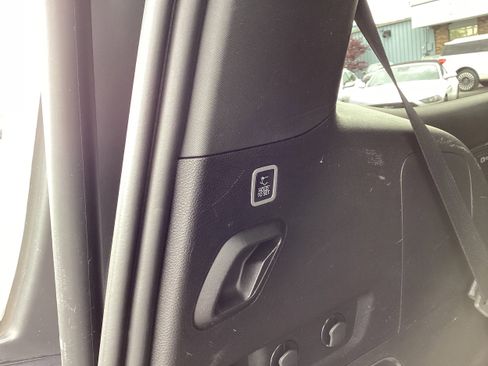 Used 2023 Jeep Wagoneer 4WD image 16