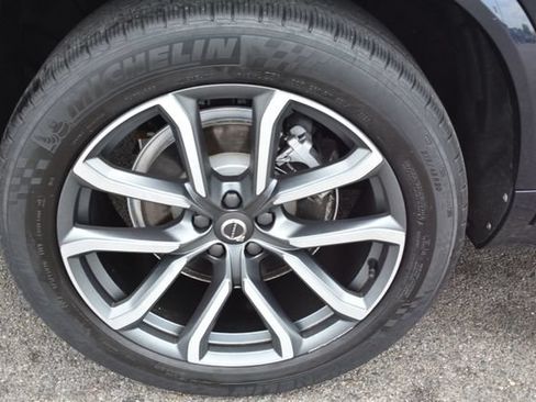 Used 2017 Volvo XC90 T6 Momentum w/ Convenience Package AWD/4WD image 49