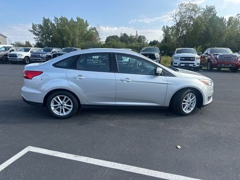 Used 2018 Ford Focus SE image 8