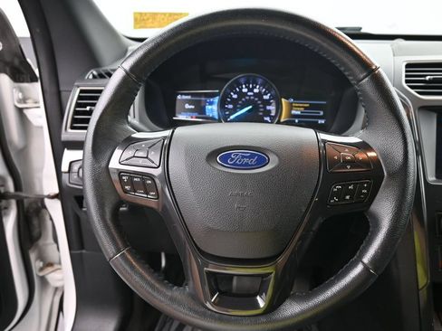 Used 2019 Ford Explorer XLT w/ Equipment Group 201A FWD image 22