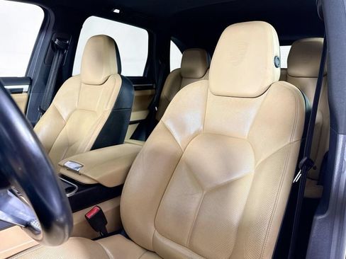 Certified 2018 Porsche Cayenne Platinum Edition AWD/4WD image 5