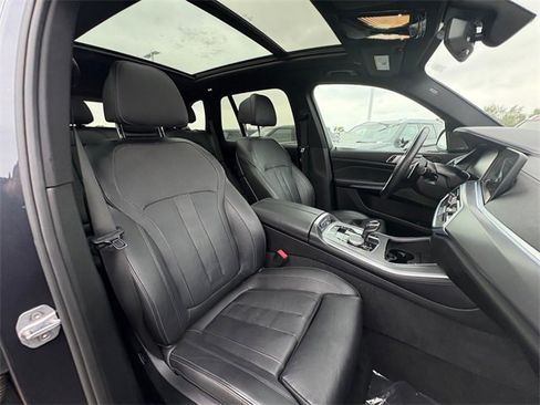 Used 2019 BMW X5 xDrive50i w/ Parking Assistance Package image 21