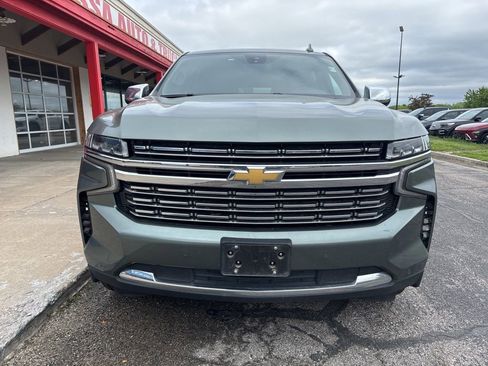 Used 2023 Chevrolet Suburban Premier AWD/4WD image 2