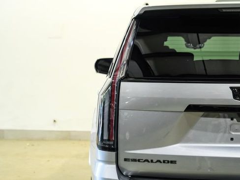 Used 2026 Cadillac Escalade Sport w/ Touring Package AWD/4WD image 31