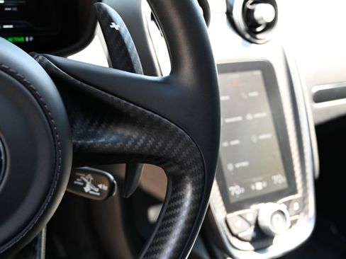 Used 2023 McLaren GT RWD image 25