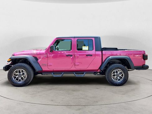Used 2024 Jeep Gladiator Rubicon AWD/4WD image 2