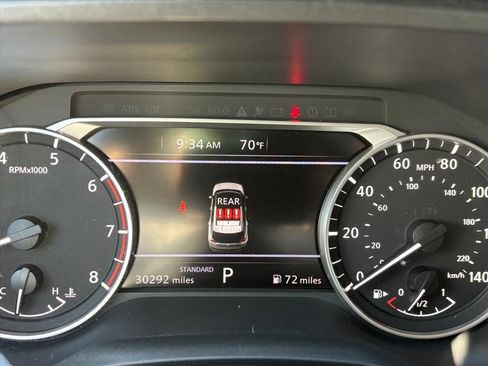 Used 2023 Nissan Rogue SV FWD image 9