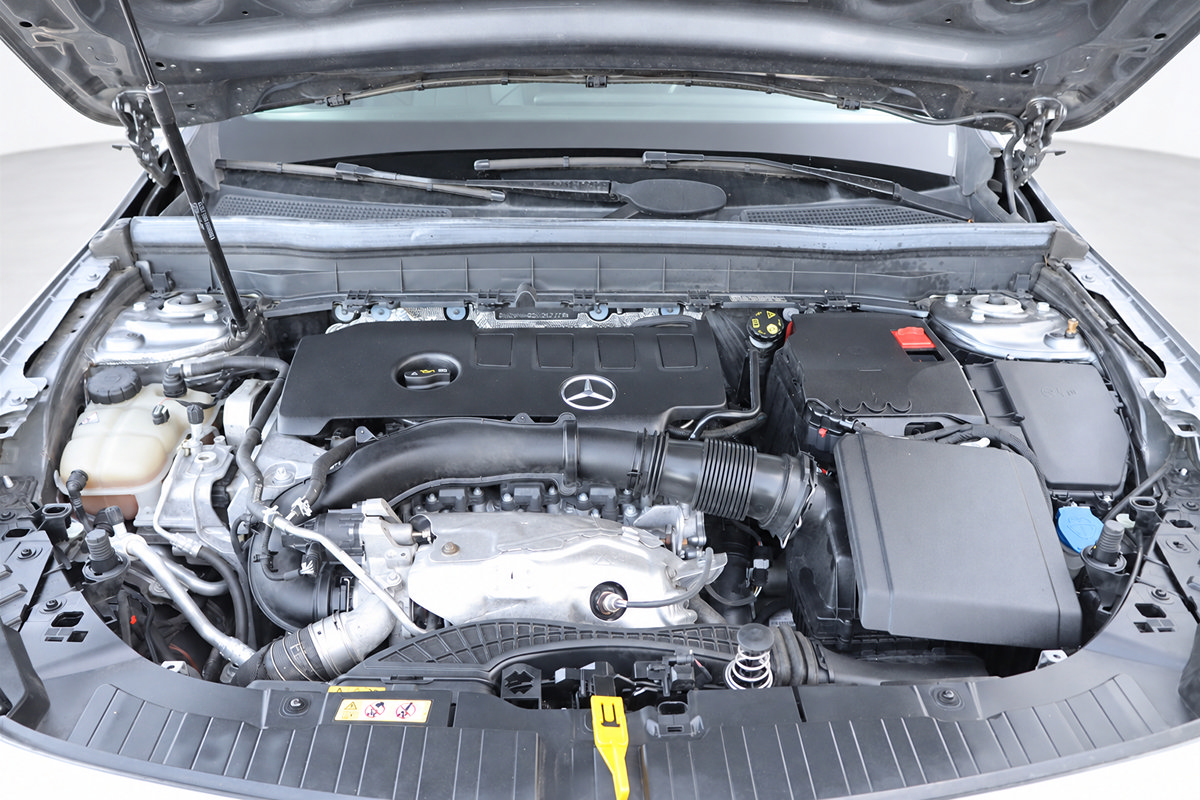 Used 2022 Mercedes-Benz GLB 250 4MATIC w/ Premium Package Lite image 42