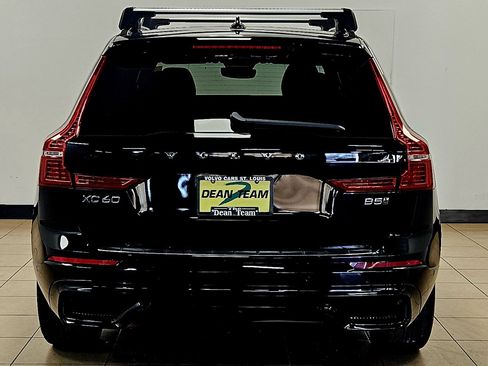 Used 2022 Volvo XC60 B5 R-Design w/ Advanced Package image 7
