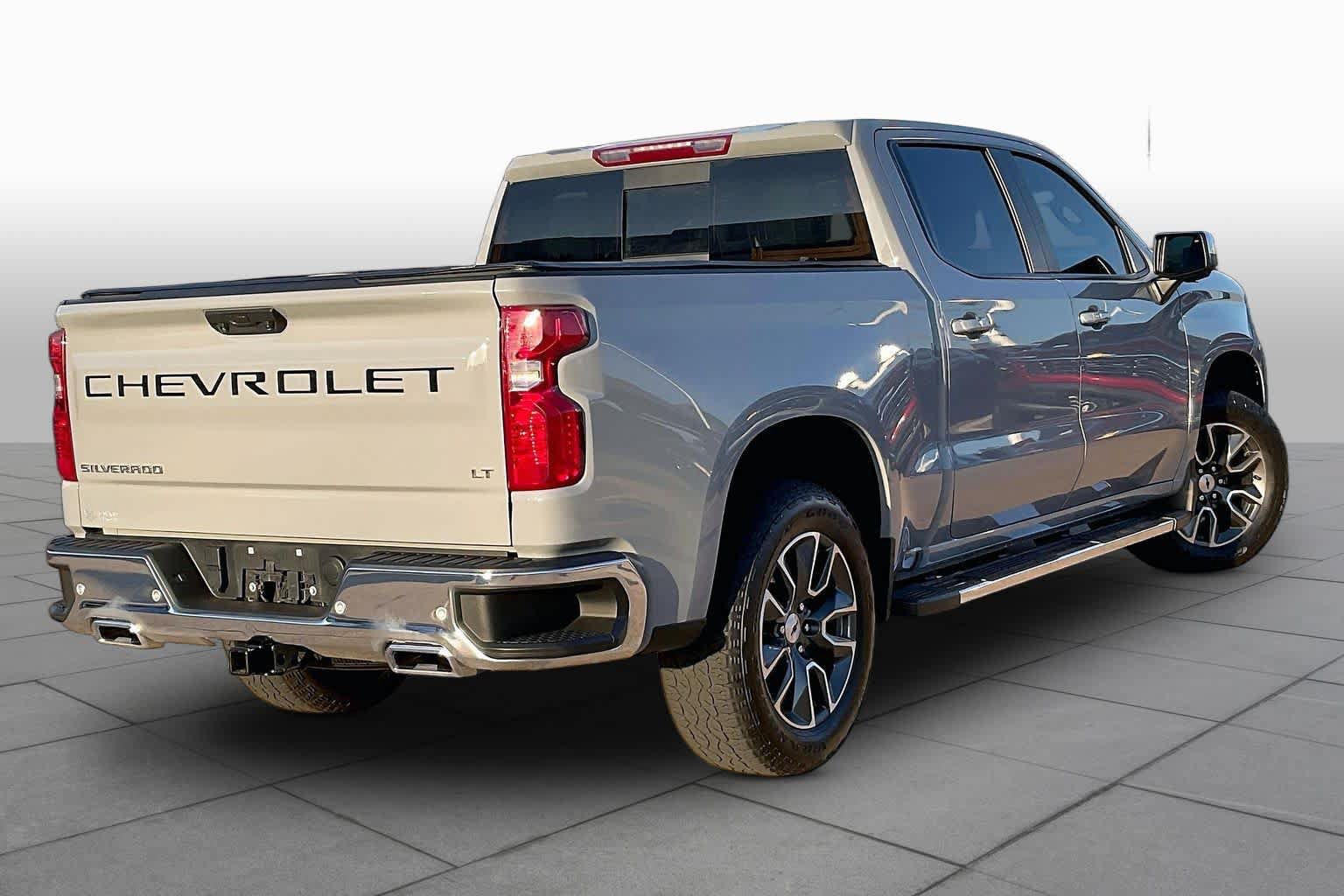Used 2024 Chevrolet Silverado 1500 LT w/ Z71 Off-Road Package AWD/4WD image 13