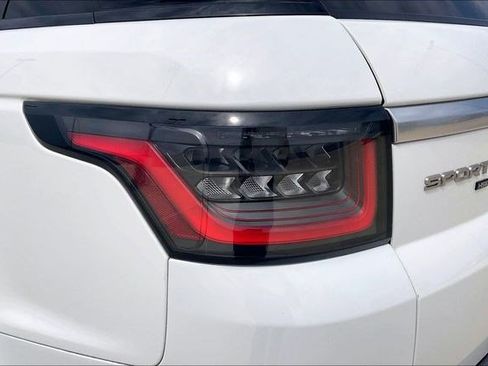 Used 2020 Land Rover Range Rover Sport HSE image 34