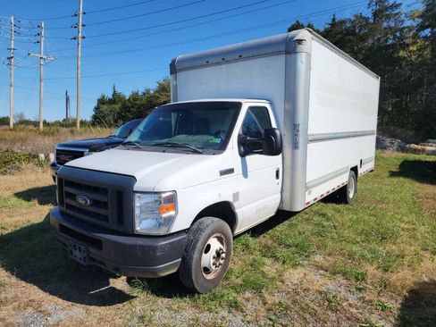 Used 2018 Ford E-350 and Econoline 350 Super Duty image 25